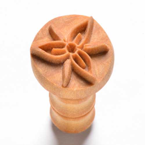 MKM Tools Scm229 Medium Round Stamp - Trillium Flower