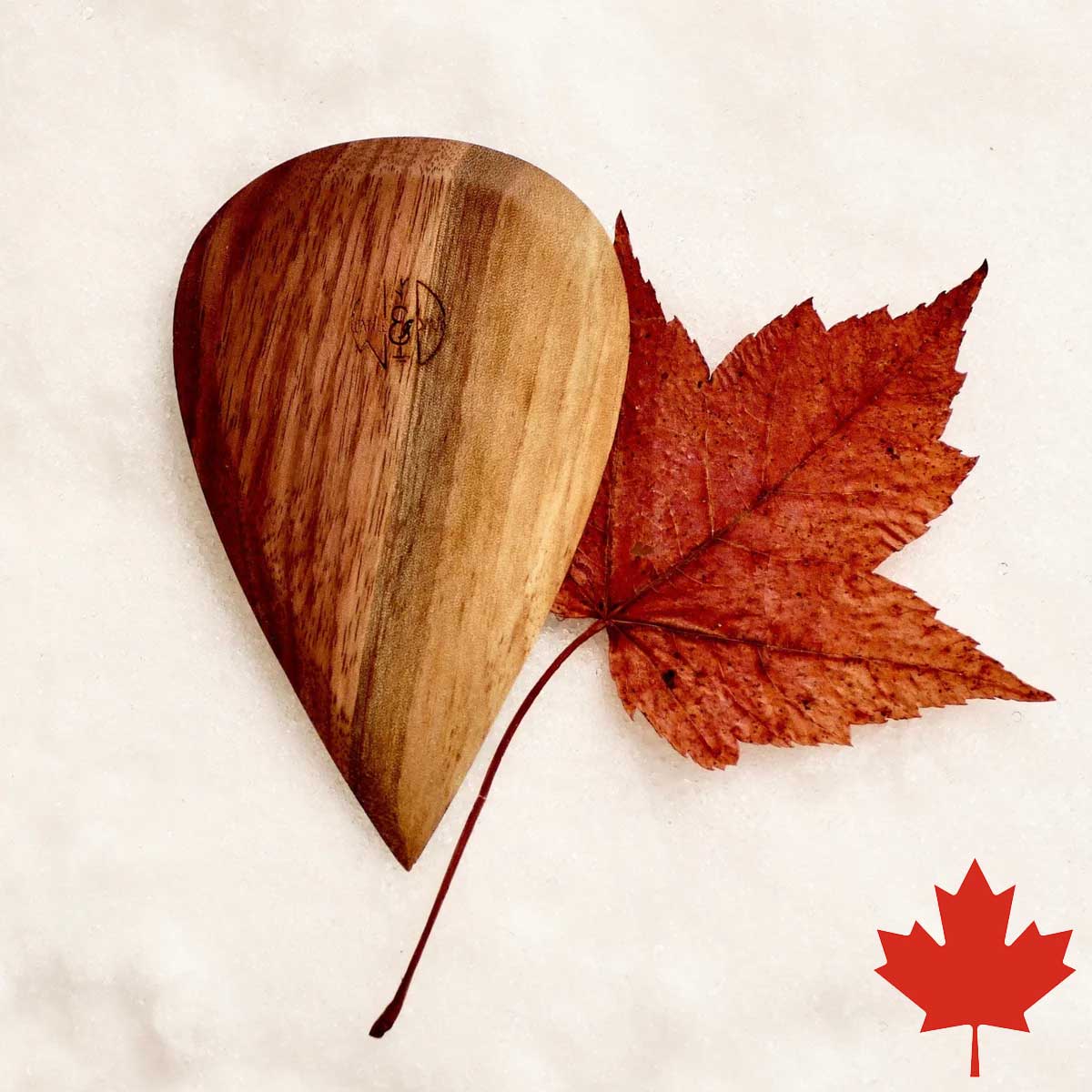 Wattle & Daub Droplet Kidney Wood Rib