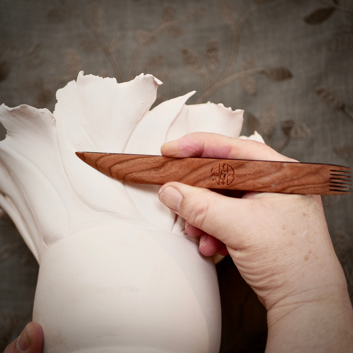 Wattle & Daub Wood Knife - Curve & Scoring