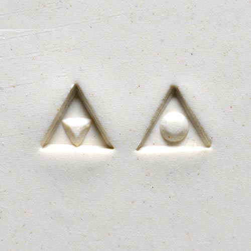 MKM Tools Sts4 Small Triangle Stamp - Triangle and Dot