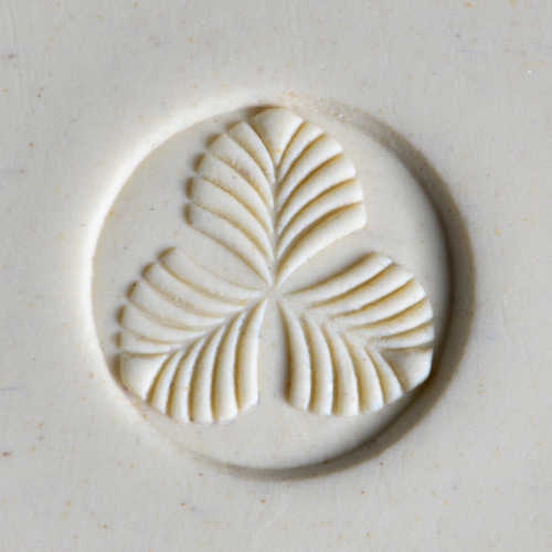 MKM Tools Scm202 Medium Round Stamp - Tri-Leaf