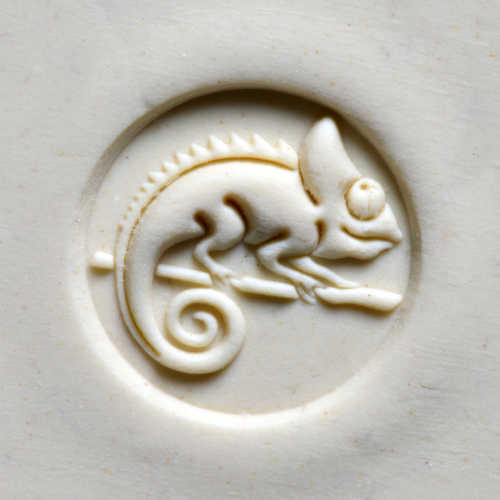 MKM Tools Scm207 Medium Round Stamp - Chameleon on Branch