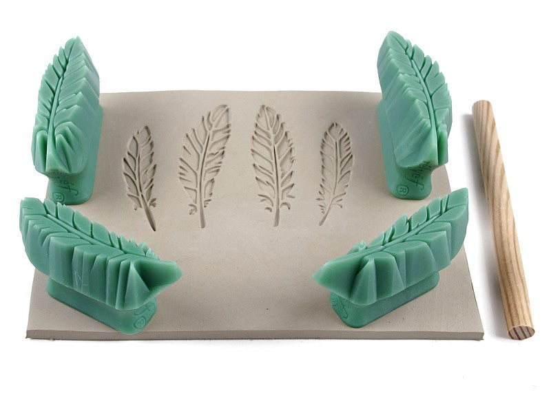Relyef RR105 Feathers Stamp Set